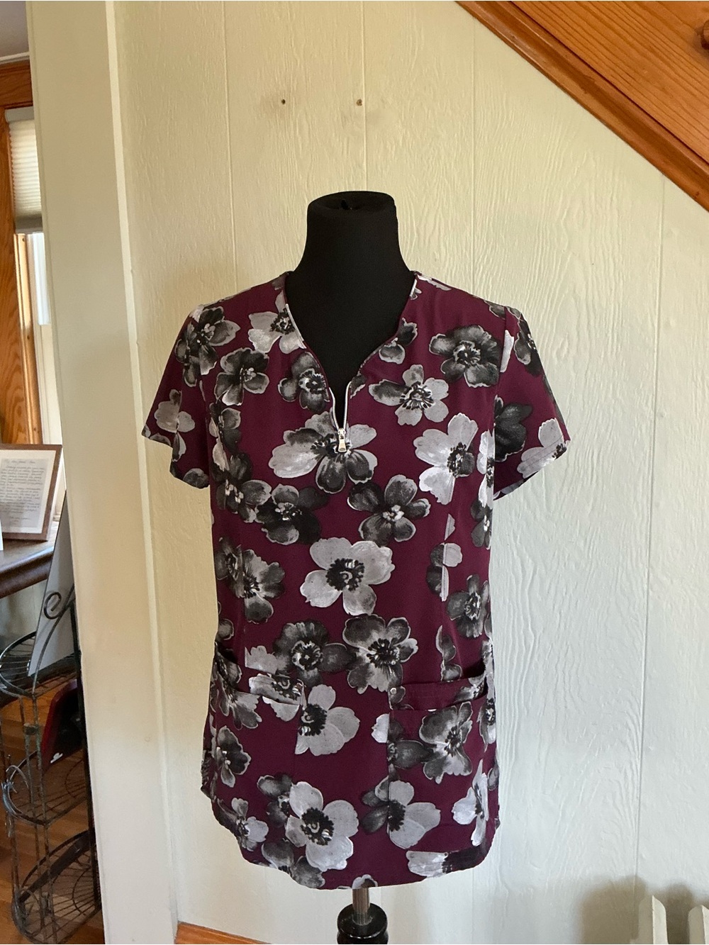 Women’s Floral V-Neck Scrub Top - Burgundy